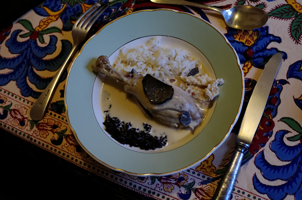 Poularde en demi-deuil sauce albuféra - Photo de tongeron91 - 101Pairing.com