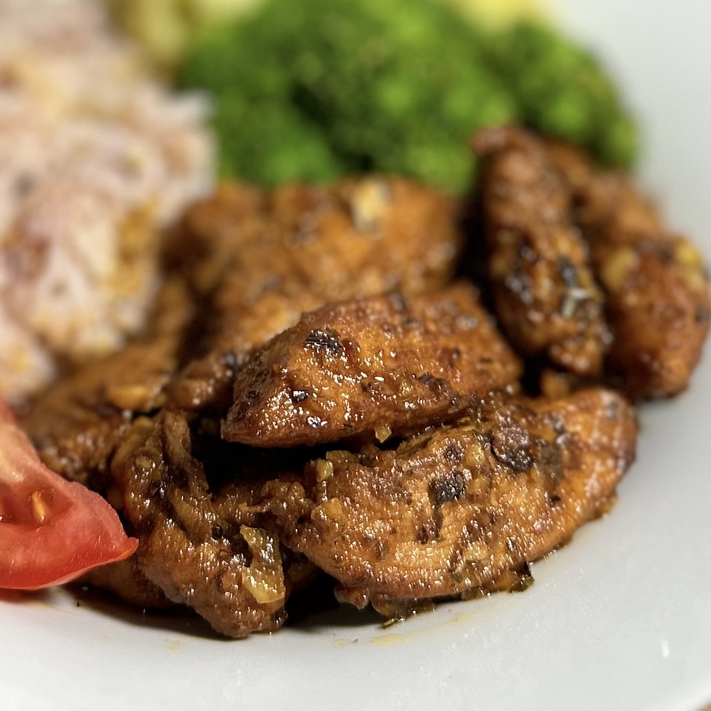 Coquelet laqué aux épices douces - Photo de Digna Aisya - 101Pairing.com