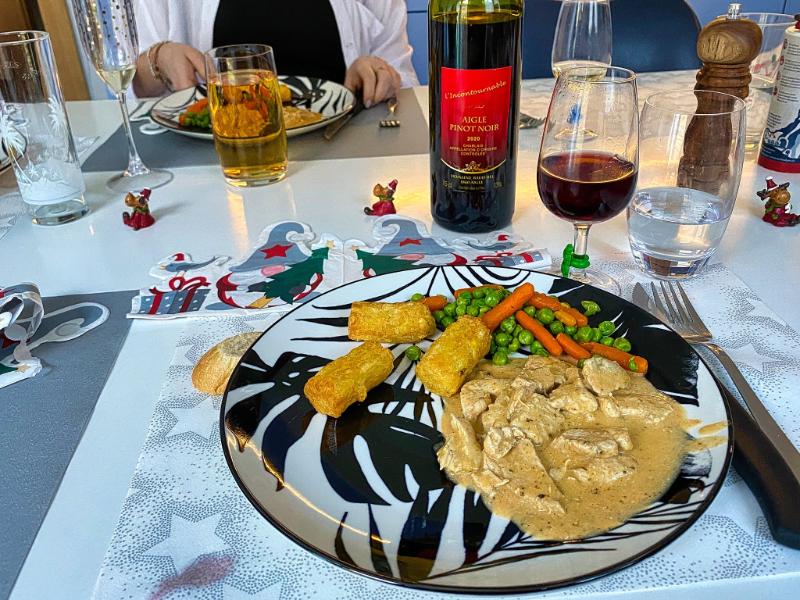 Pintade sauce au paprika - Photo de Alain Rouiller - 101Pairing.com