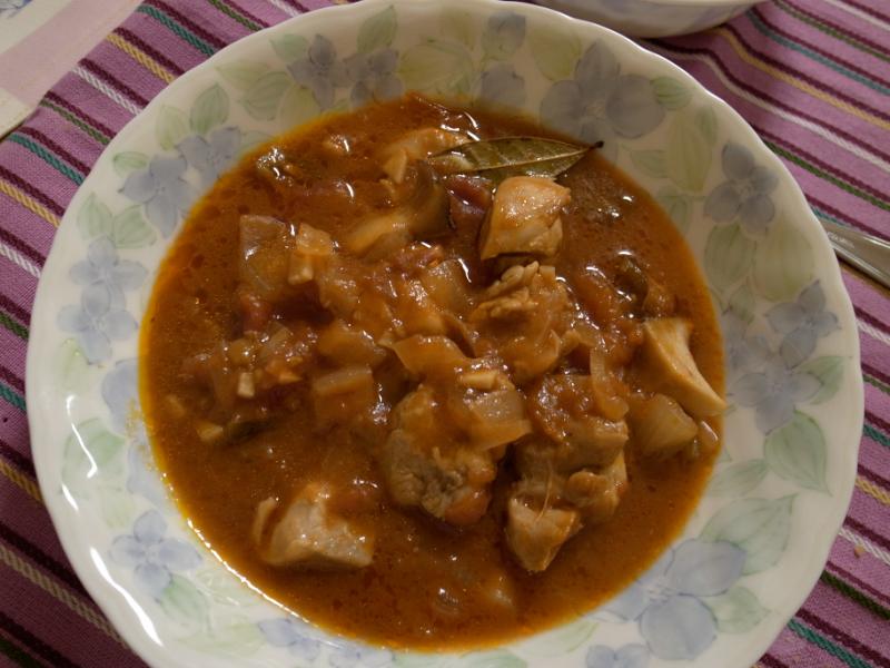 Poulet à la sauce tomate - Photo de pelican - 101Pairing.com