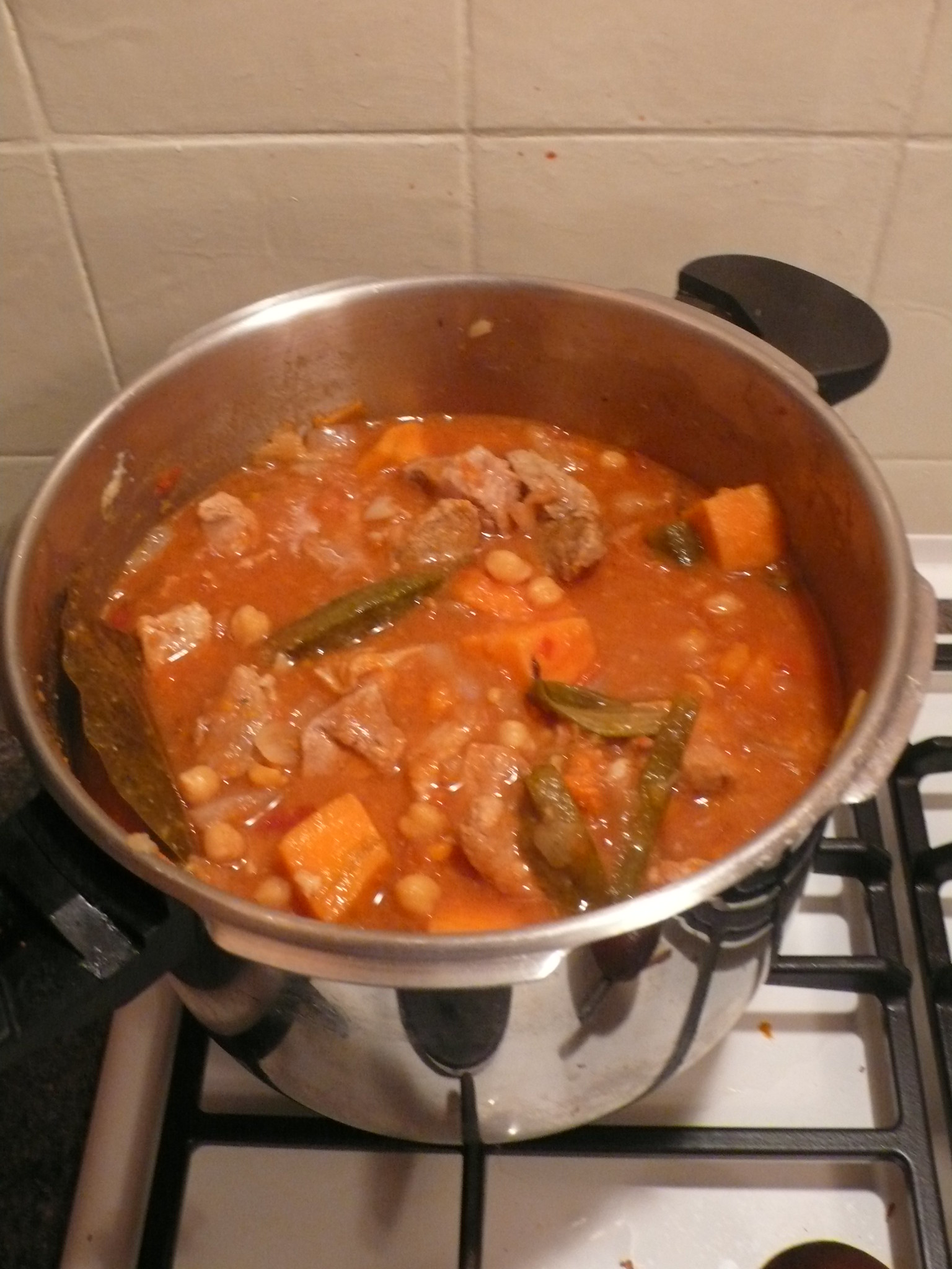 Ragoût de joues et de queues de porc - Photo de Tim Regan - 101Pairing.com