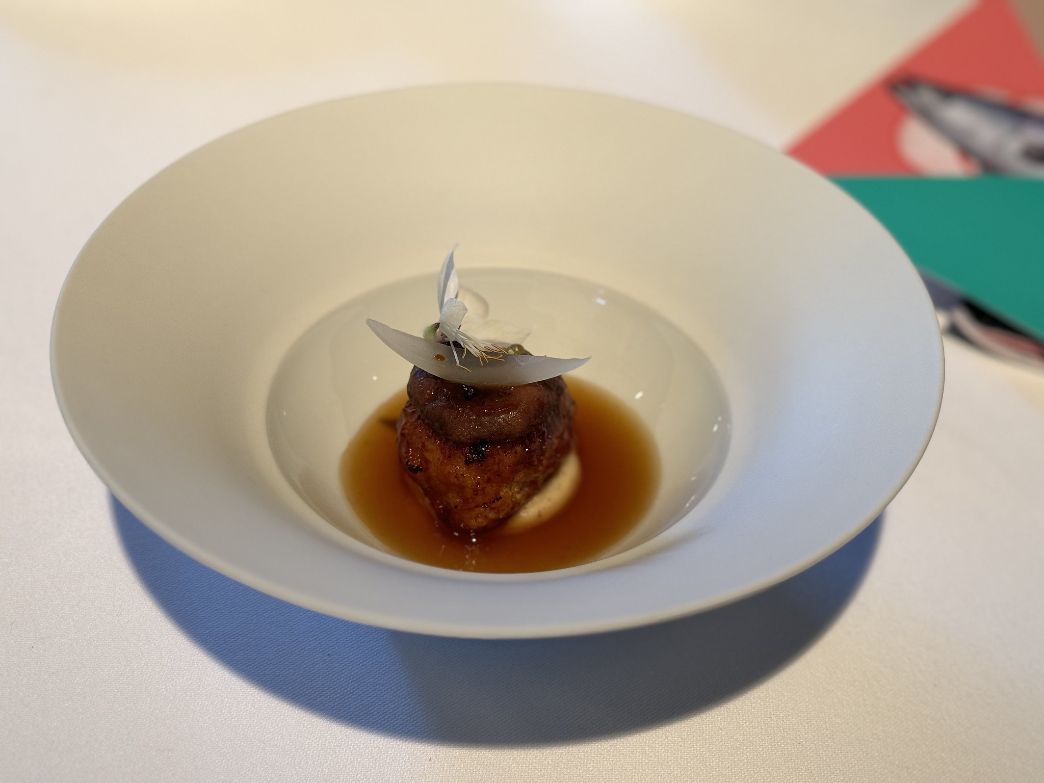 Ris de veau braisé sauce périgourdine - Photo de Yanay Rosen - 101Pairing.com
