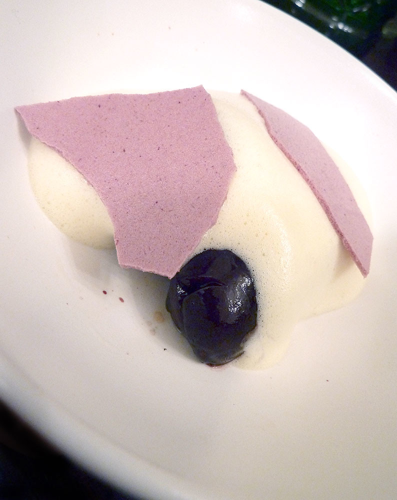 Gratin de cerises et son sabayon - Photo de Arnold Gatilao - 101Pairing.com