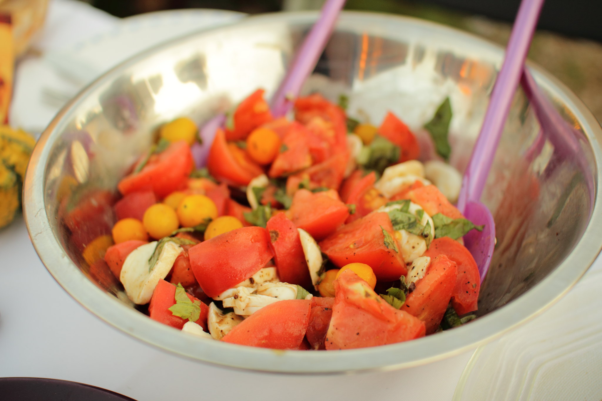 Salade de tomates et de bocconcini - Photo de Geoff Peters - 101Pairing.com