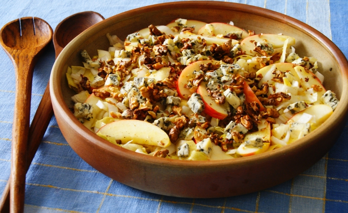 Salade d’endives aux noix et aux pommes - Photo de Foodmoods - 101Pairing.com