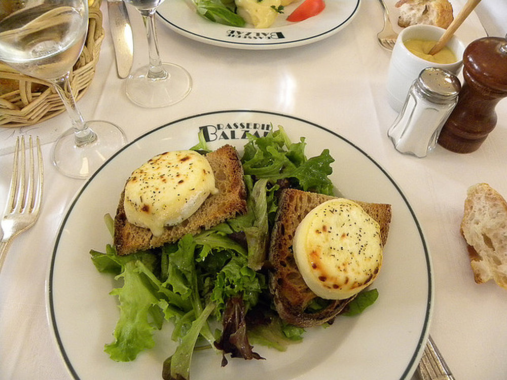 Salade frisée au crottin de Chavignol