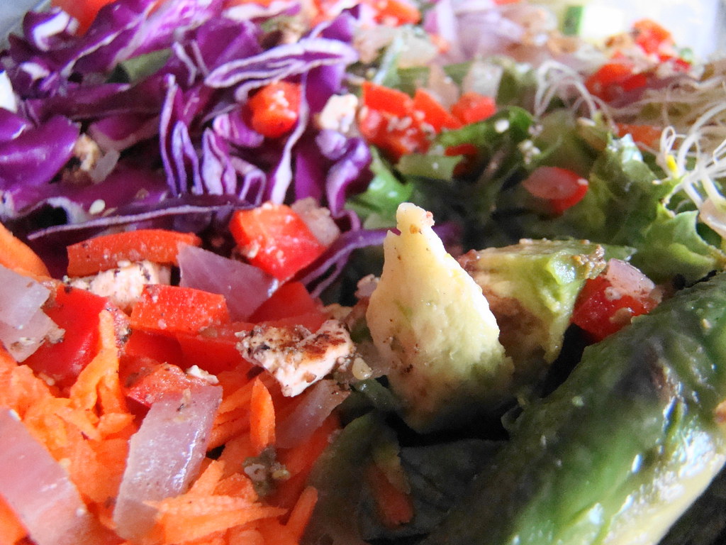 Salade de légumes d’été - Photo de Vegan Feast Catering - 101Pairing.com