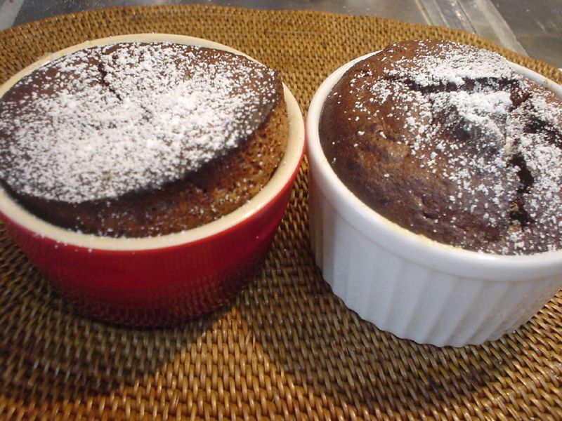 Soufflé au chocolat extra-noir - Photo de tokyofoodcast.com - 101Pairing.com