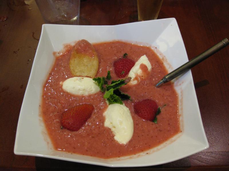 Soupe de fraises et glace à la vanille - Photo de daveynin - 101Pairing.com