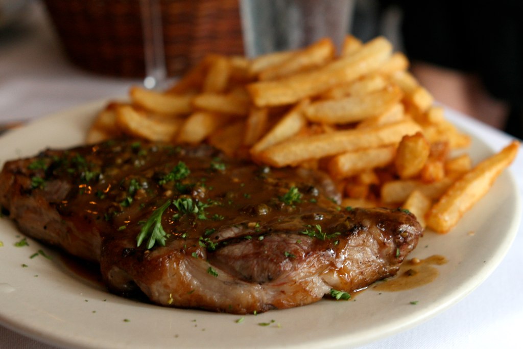 Steak frites - Photo de Susan Lucas Hoffman - 101Pairing.com