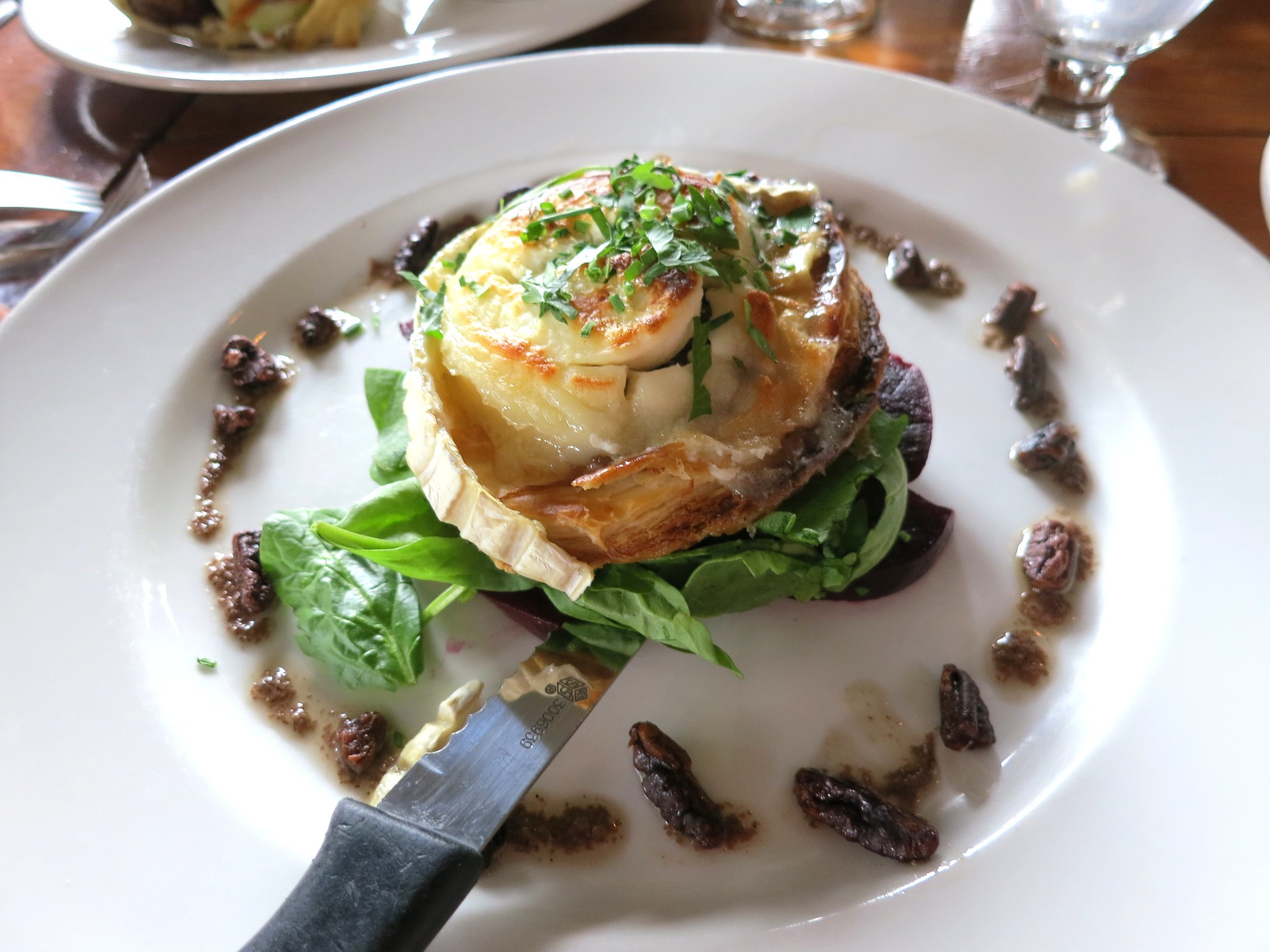 Tarte à la courgette et au fromage de chèvre - Photo de Ruth Hartnup - 101Pairing.com