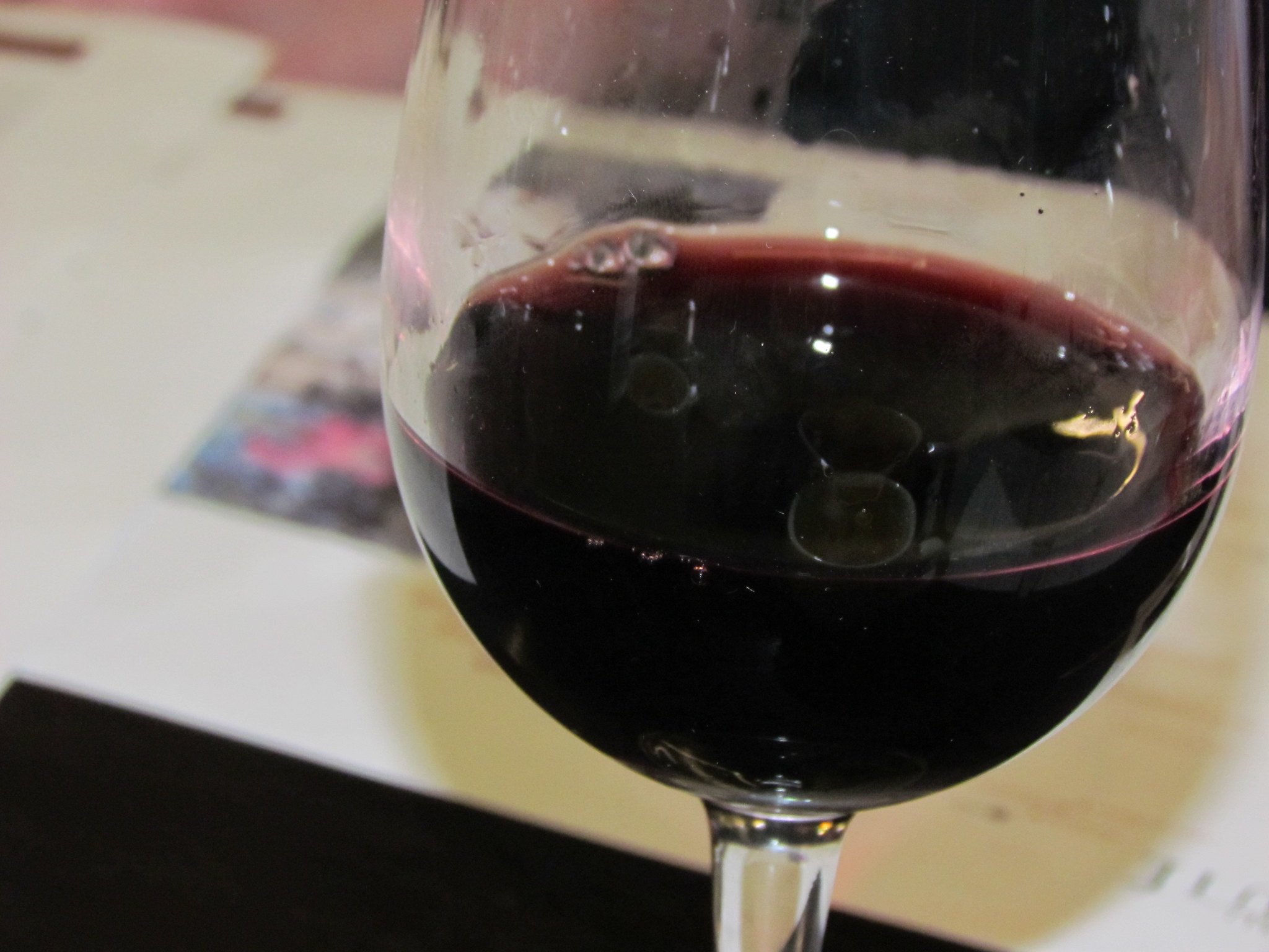 Ventoux Rouge - Vins tranquilles rouges - Photo de Elegant Cuisine - 101Pairing.com