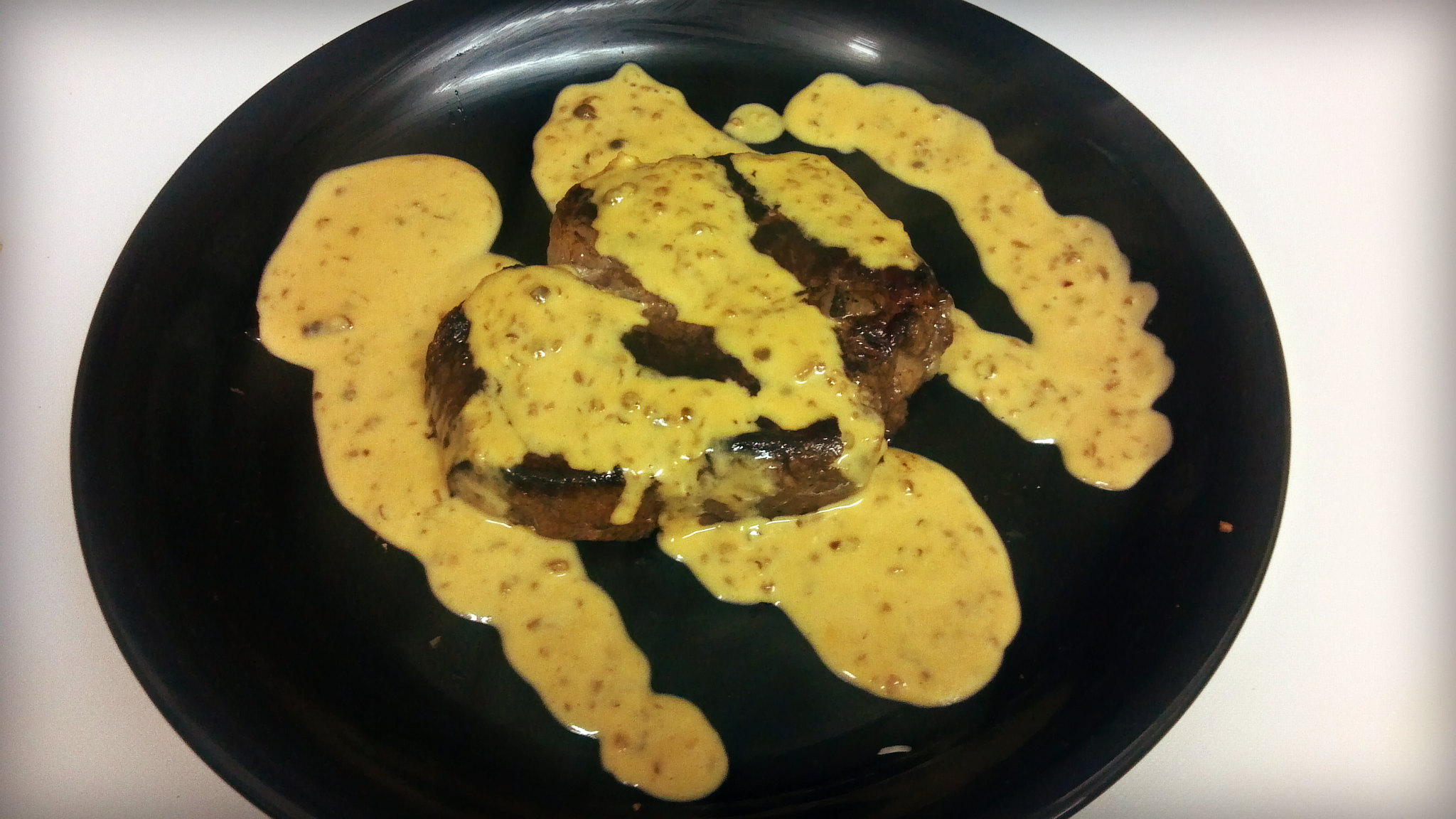 Rumsteck sauce au poivre - Photo de Kenneth Lyon - 101Pairing.com