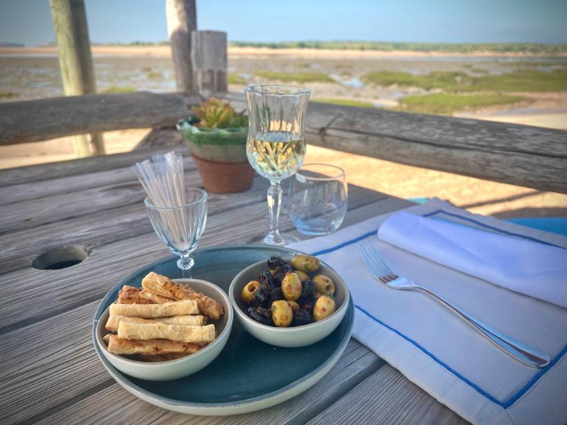 Côtes de Duras Blanc Sec - Vins tranquilles blancs - Photo de Sharon Hahn Darlin - 101Pairing.com