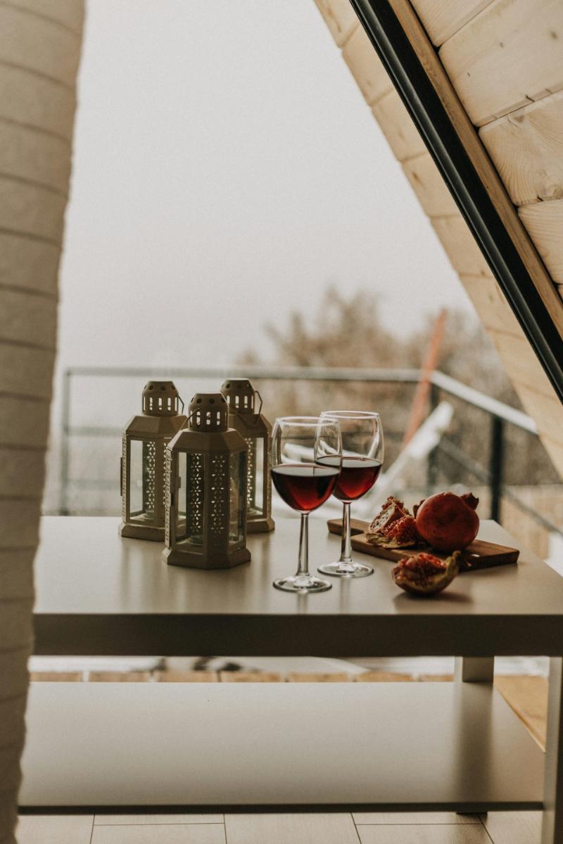 Lirac Rosé - Vins tranquilles rosés - Photo de Katie Azi - 101Pairing.com