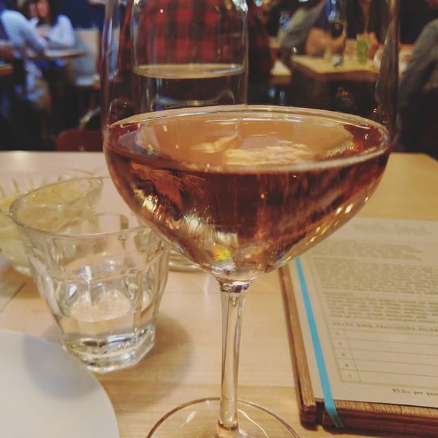 Champagne Premier cru Trois-Puits Rosé Demi-sec - Vins effervescents rosés - Photo de charlene mcbride - 101Pairing.com