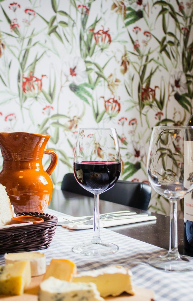 Beaumes de Venise - Vins tranquilles rouges - Photo de Louis Hansel - 101Pairing.com