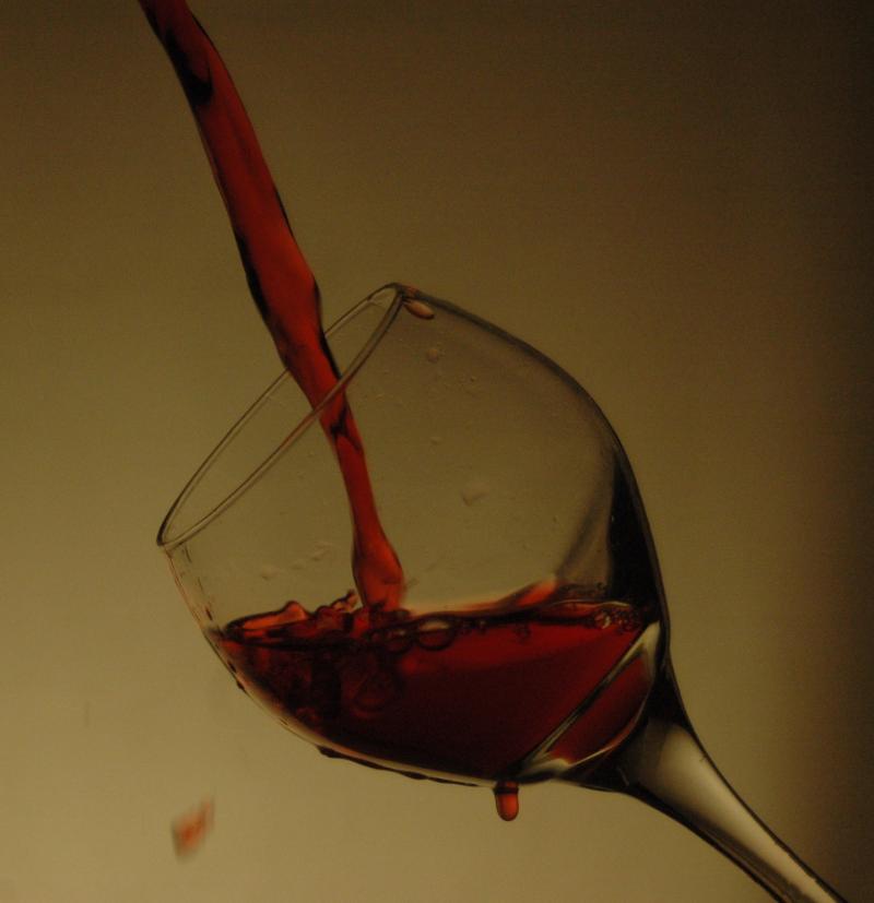 Pierrevert Rouge - Vins tranquilles rouges - Photo de Martha Jimenez - 101Pairing.com