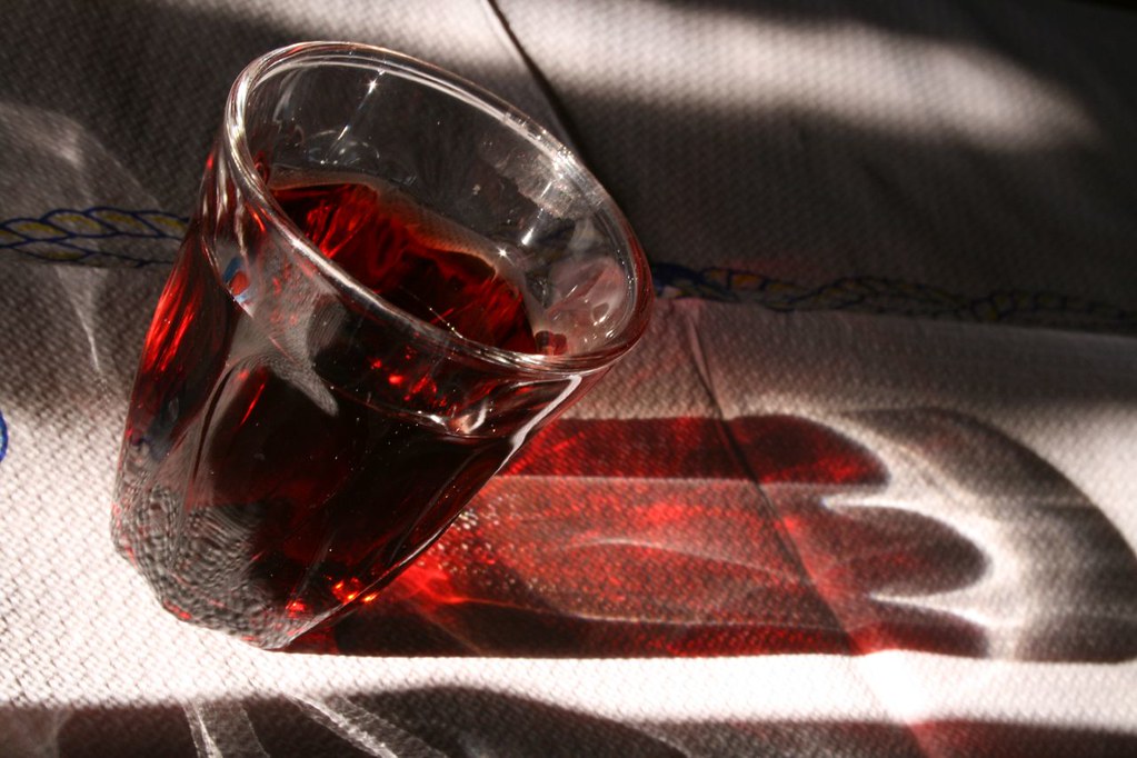 Puligny-Montrachet Rouge - Vins tranquilles rouges - Photo de Konstantinos Mavroudis - 101Pairing.com