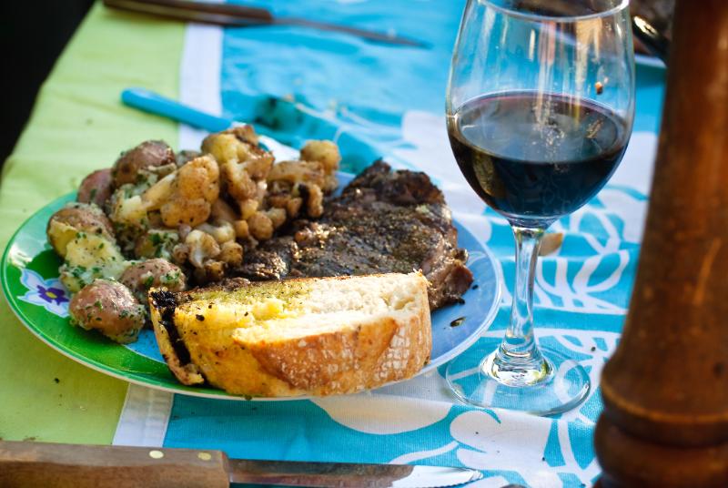 Vinsobres - Vins tranquilles rouges - Photo de Don LaVange - 101Pairing.com