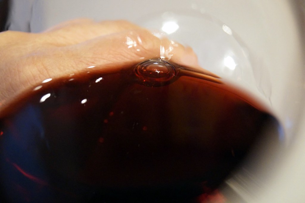 Côtes du Rhône Villages Saint-Maurice Rouge - Vins tranquilles rouges - Photo de Sergio Olivier - 101Pairing.com