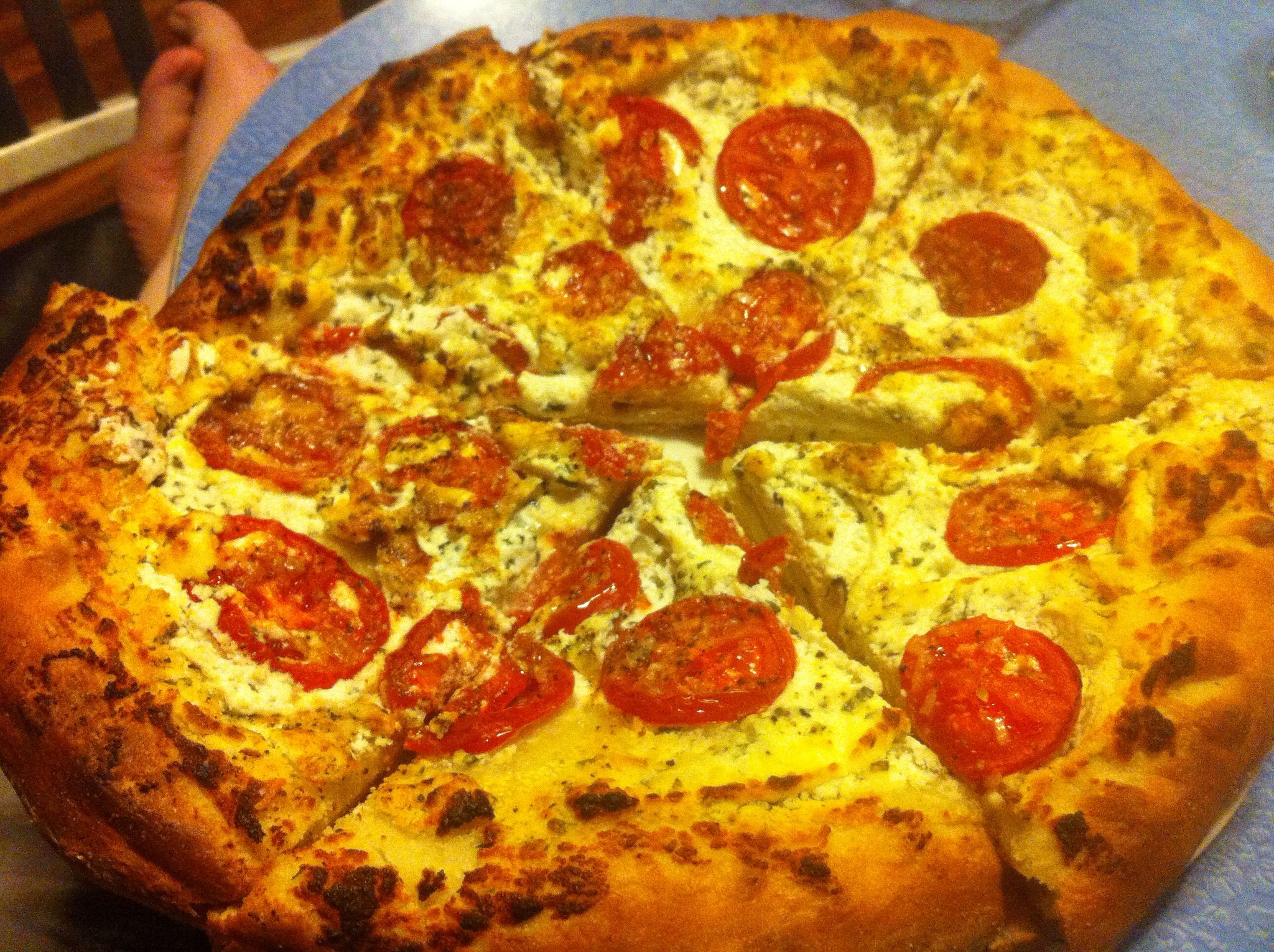 Pizza au fromage de chèvre et à la tomate - Photo de joannapoe - 101Pairing.com