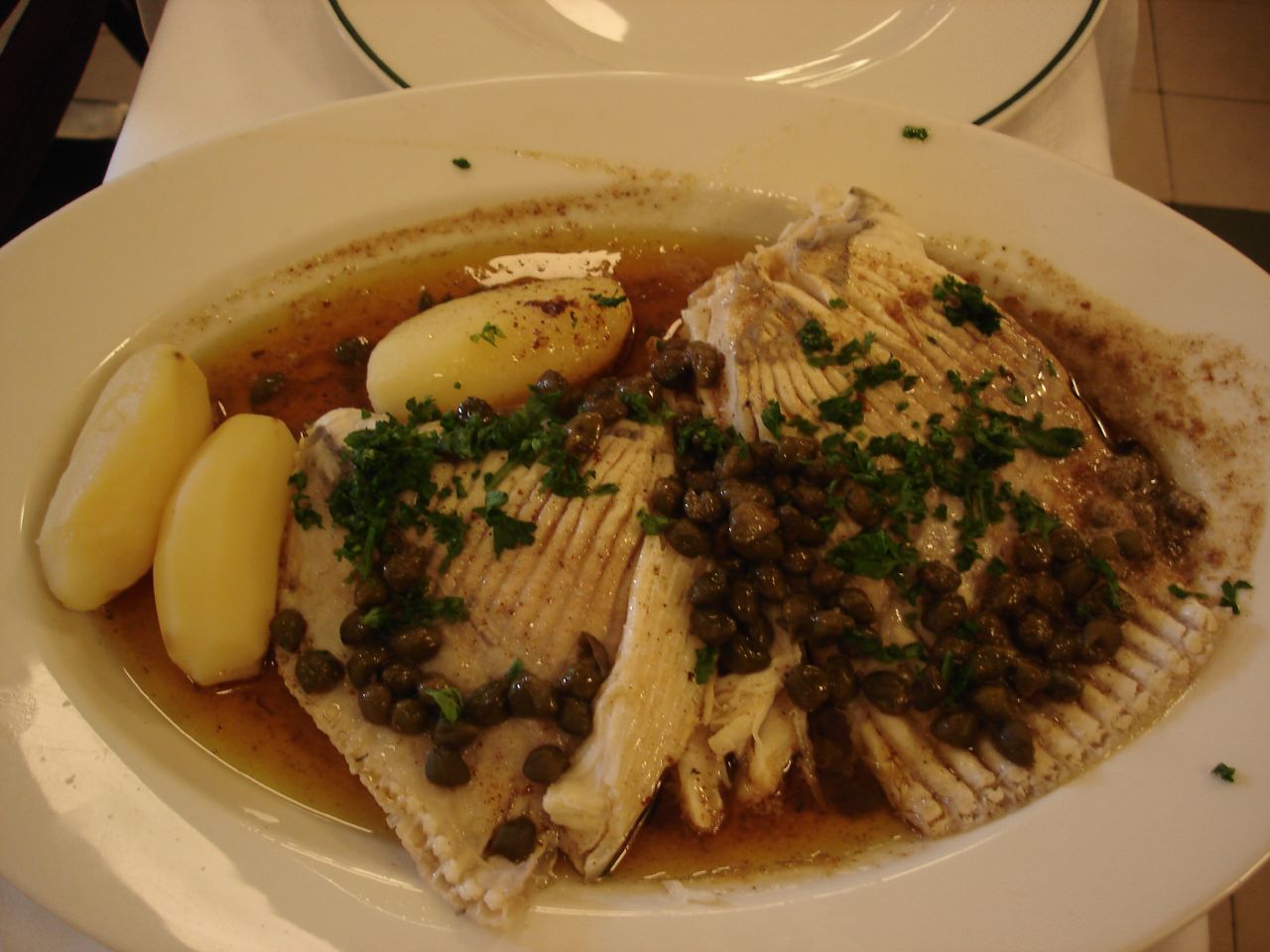 Raie au beurre noir - Photo de Les Hotels Paris Rive Gauche – AlainB - 101Pairing.com