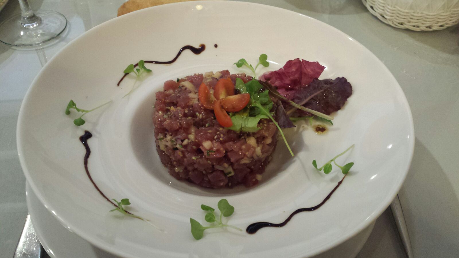 Tartare de thon - Photo de Huntingdon mark - 101Pairing.com