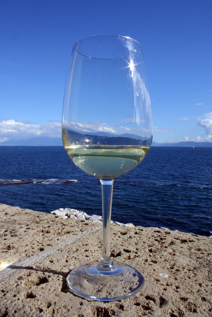 Vin de Corse Blanc - Vin Blanc - Photo de sunshinecity - 101Pairing.com
