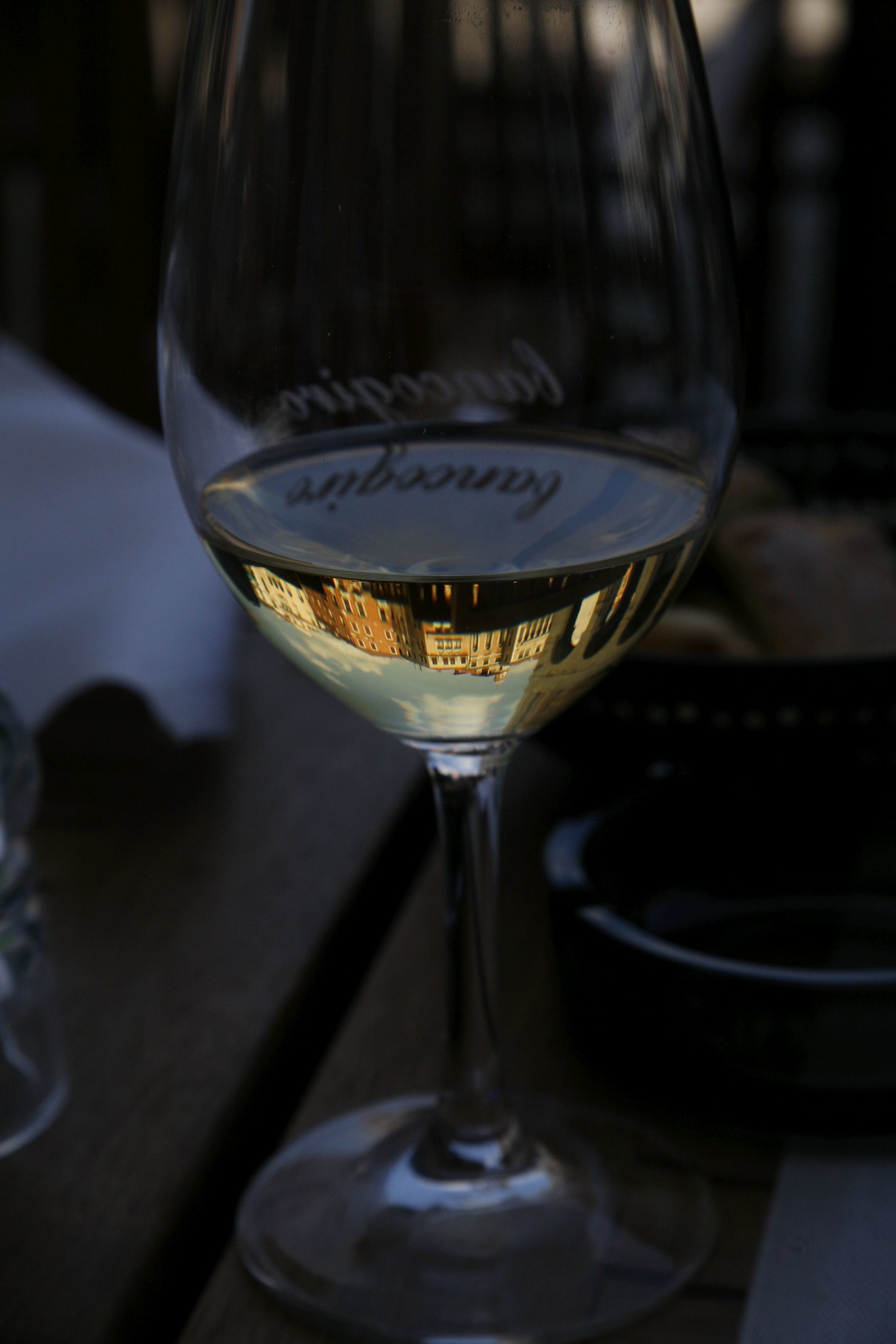 Bourgogne Blanc   La Chapelle Notre-Dame - Vin Blanc - Photo de Doc Searls - 101Pairing.com