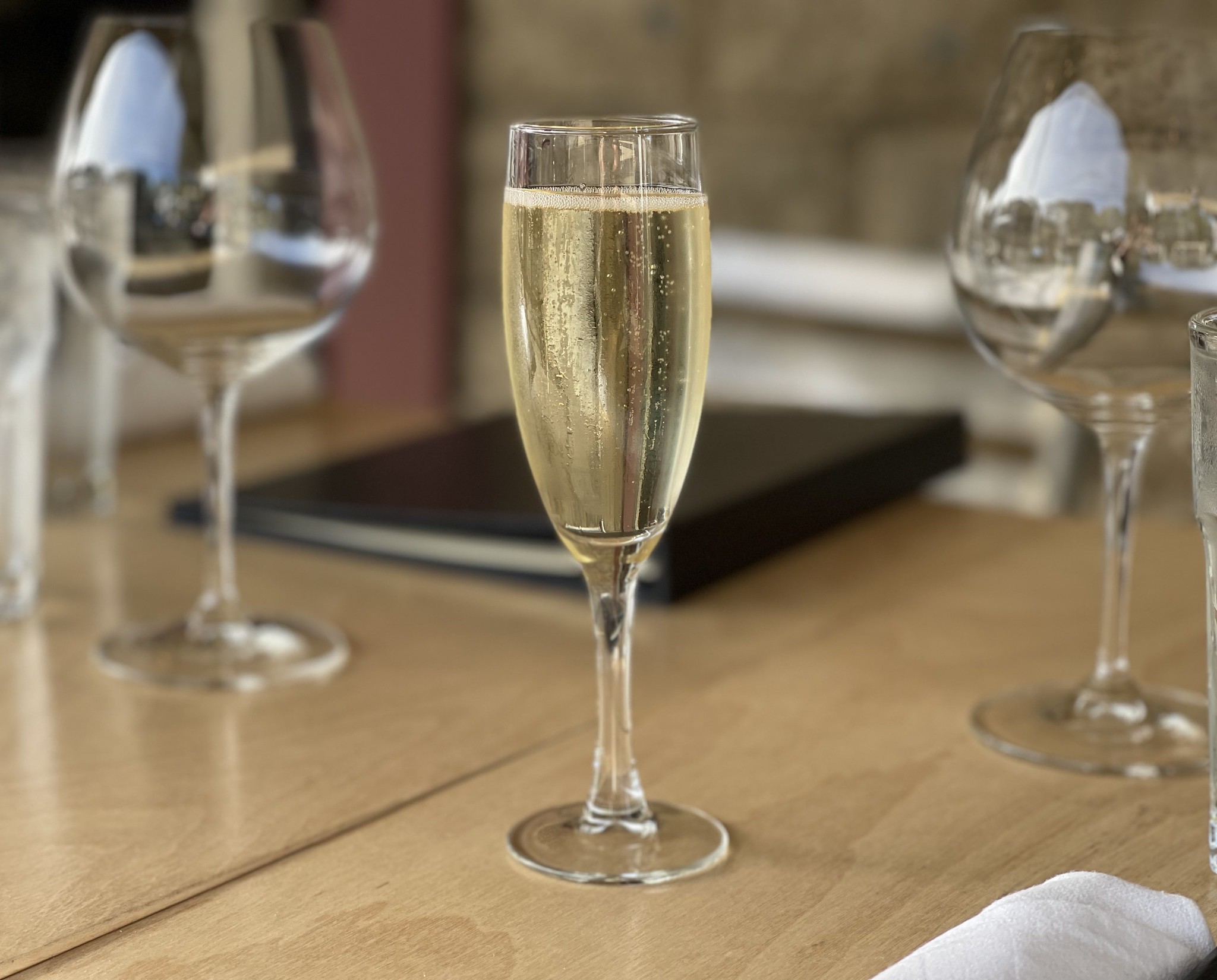 Champagne Blanc Millésimé Blanc de blancs Brut Non dosé - Vin Blanc - Photo de Sarah Stierch - 101Pairing.com