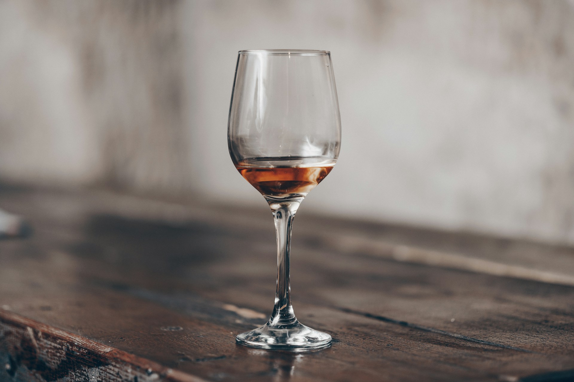 Pineau des Charentes Blanc      Très vieux - Vin Blanc - Photo de Jozsef Hocza - 101Pairing.com