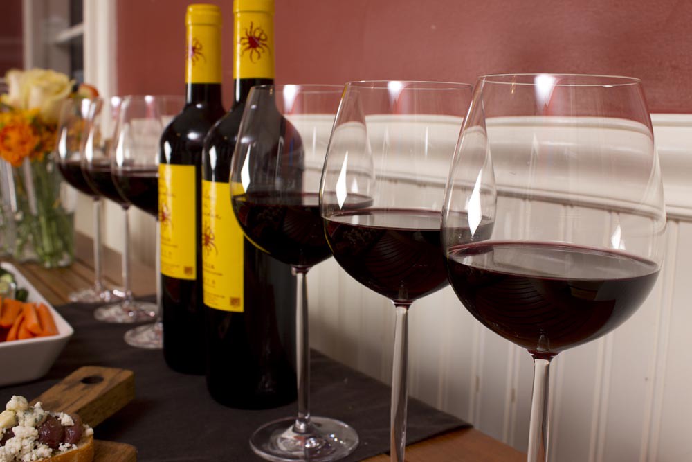 Vin de Corse Rouge   Porto-Vecchio - Vin Rouge - Photo de Didriks - 101Pairing.com