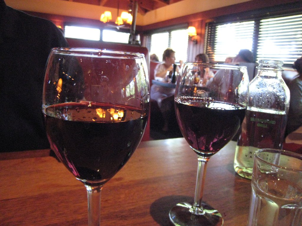 Vin de Savoie Rouge Chautagne - Vin Rouge - Photo de Neeta Lind - 101Pairing.com